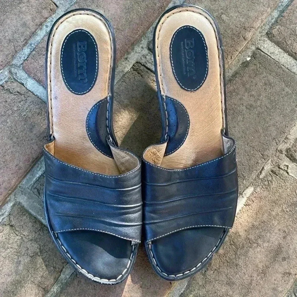 Born leather slip on wedge sandal size 10 - like new condition - black